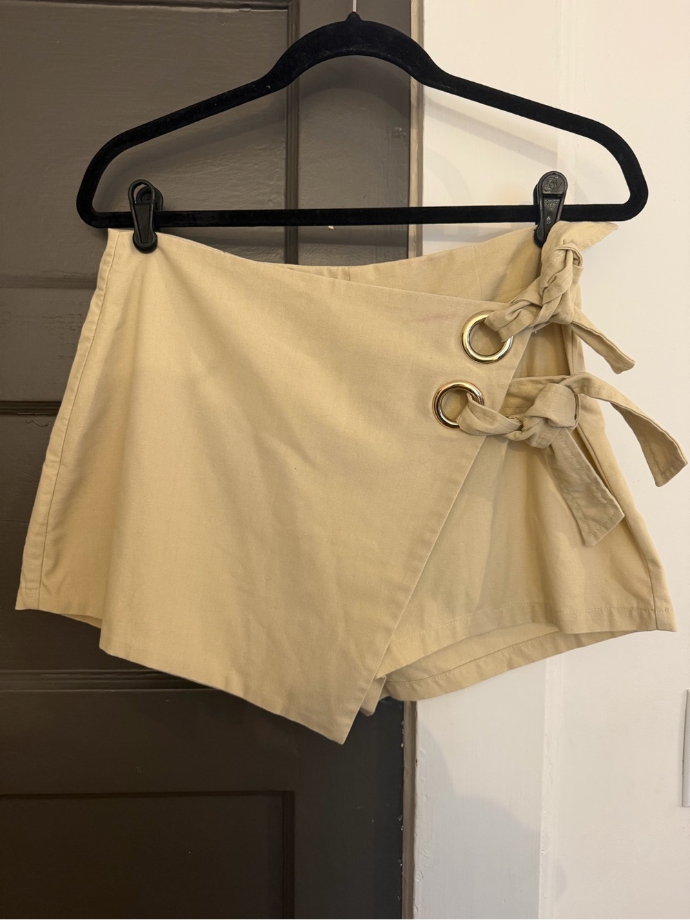 Superdown Khaki Skort